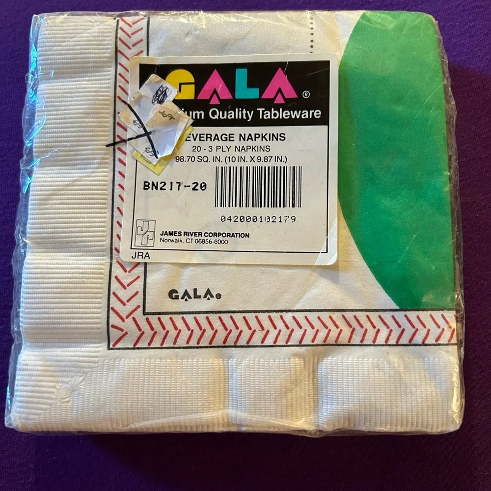 💜CLEARANCE GALA VTG 80s NWT pack of Baseball themed cocktail napkins. 20 count